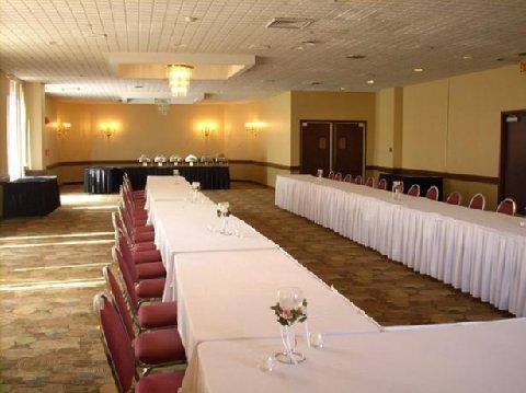 La Quinta Inn & Suites Pittsburgh North McCandless Township المظهر الخارجي الصورة