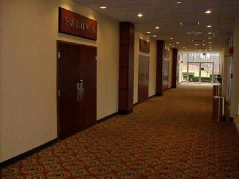 La Quinta Inn & Suites Pittsburgh North McCandless Township المظهر الخارجي الصورة