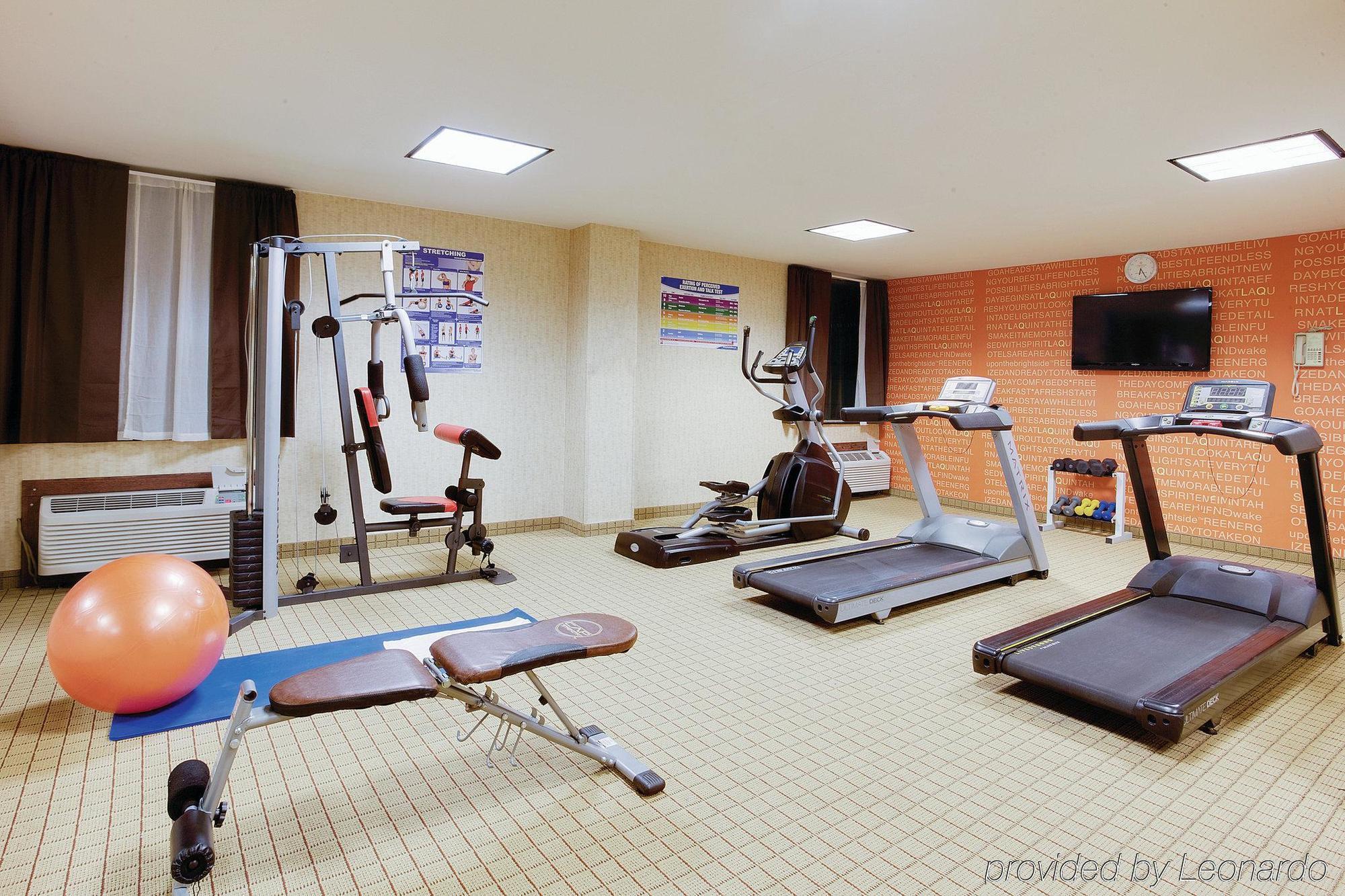 La Quinta Inn & Suites Pittsburgh North McCandless Township المظهر الخارجي الصورة