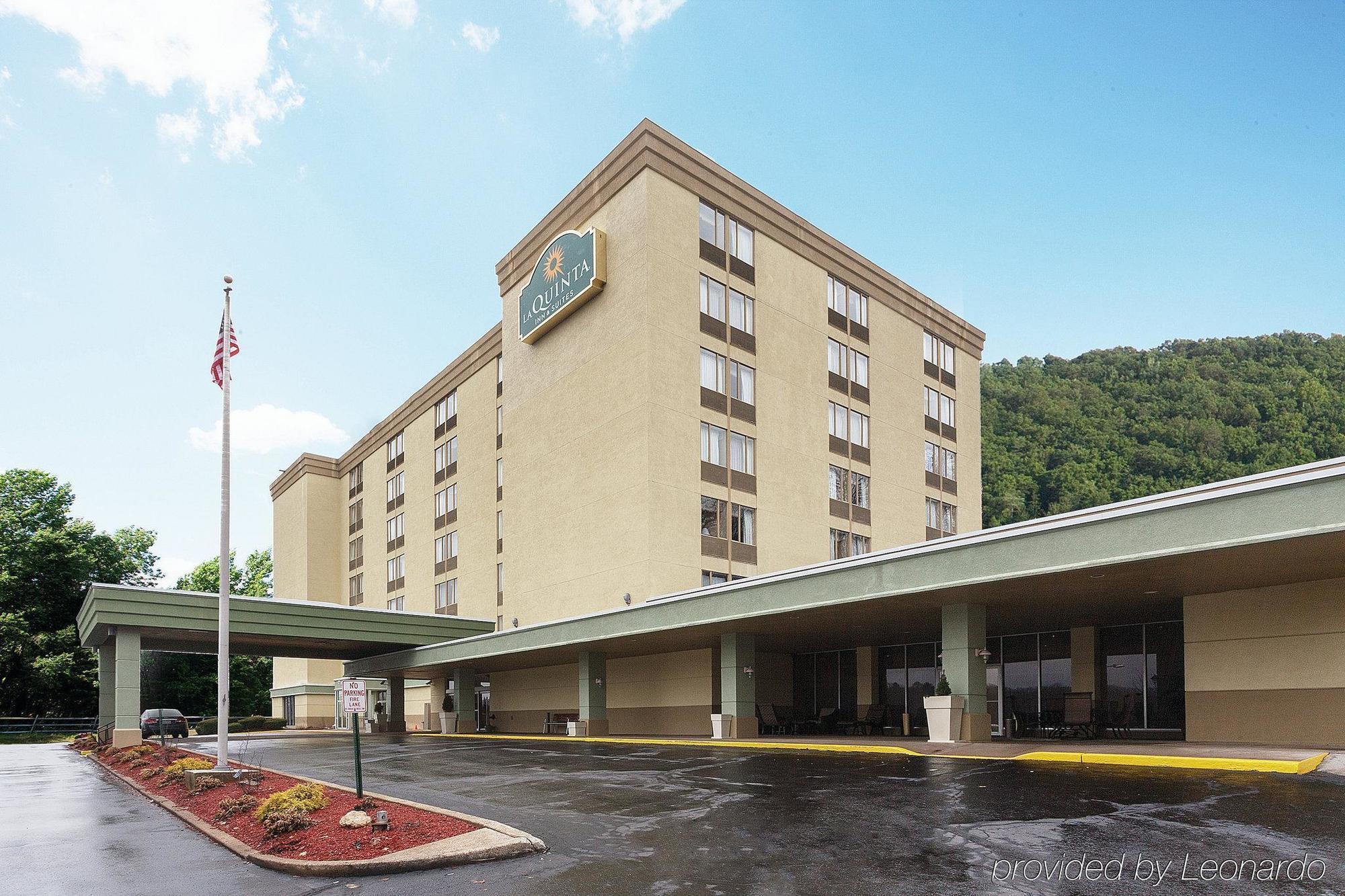La Quinta Inn & Suites Pittsburgh North McCandless Township المظهر الخارجي الصورة